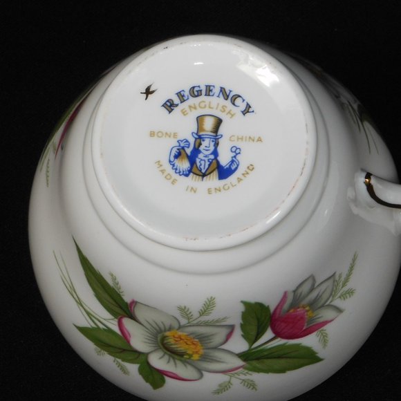 Tea cup & Saucer. REGENCY UK fine bone china with gold rim - Picture 8 of 8